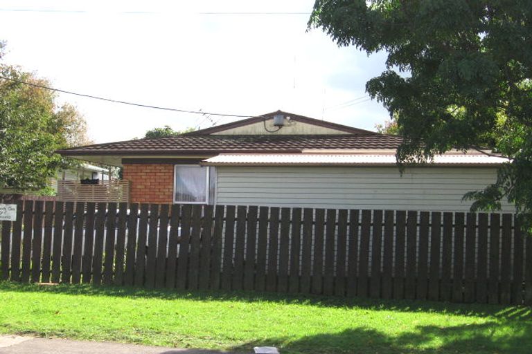 Photo of property in 3/20 Waipani Road, Te Atatu Peninsula, Auckland, 0610