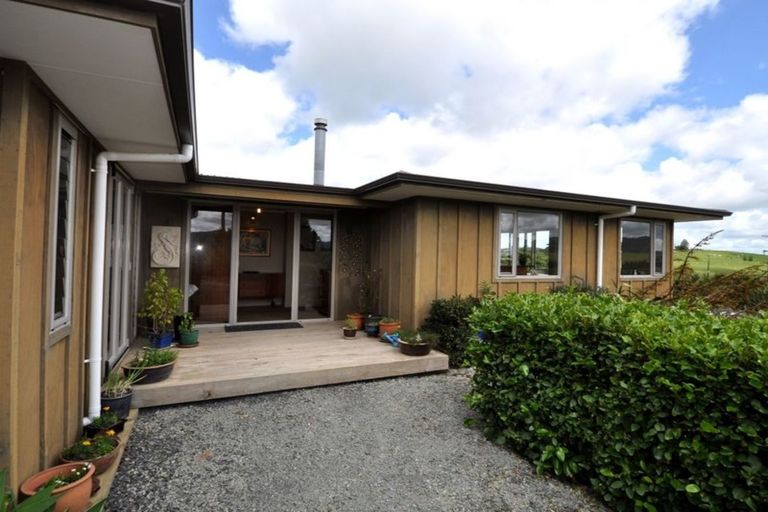 Photo of property in 301 Ranganui Road, Kaiwaka, 0573