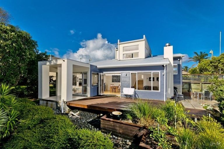 Photo of property in 19 Pitoitoi Avenue, Greenhithe, Auckland, 0632
