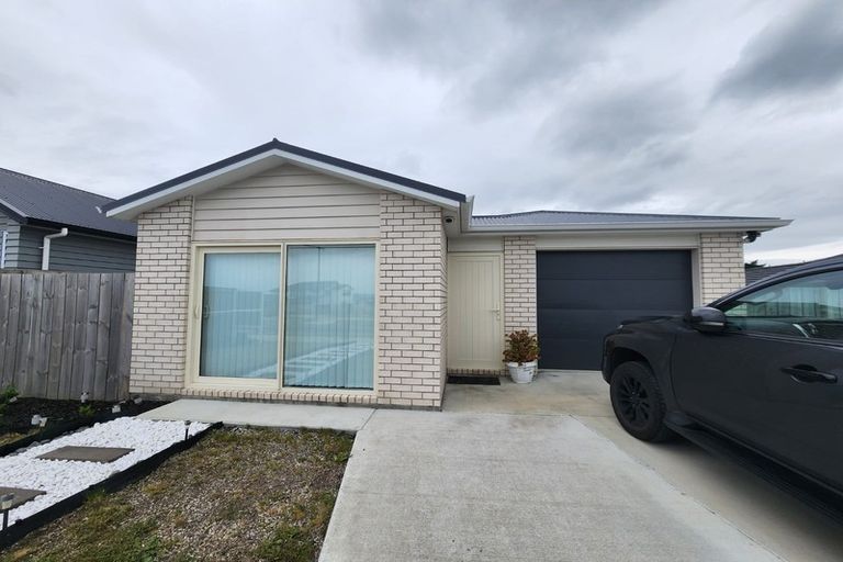 Photo of property in 30 Opouatu Avenue, Glenbrook, 2681