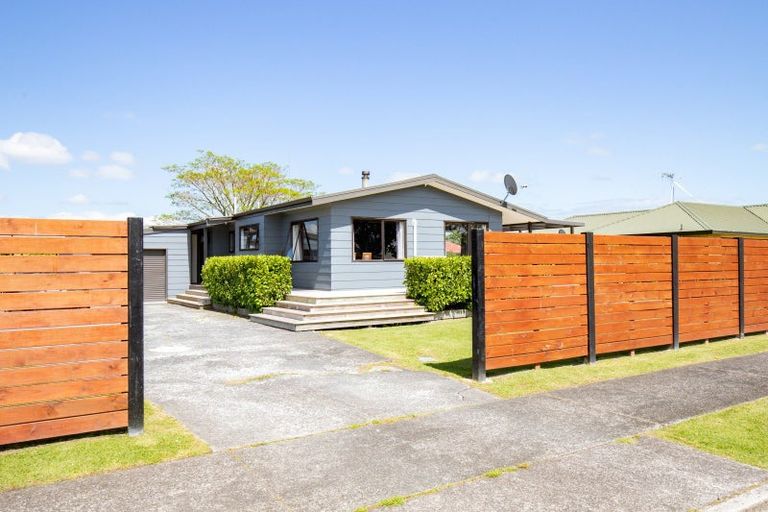 Photo of property in 28 Darlington Street, Ngatea, 3503