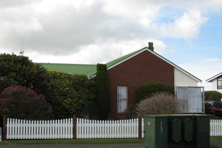 Photo of property in 32 Karamu Street, Tawhero, Whanganui, 4501