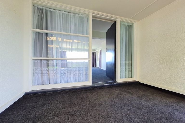 Photo of property in 1/177 Glenfield Road, Hillcrest, Auckland, 0627