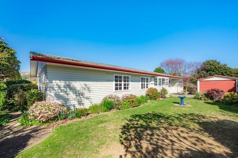 Photo of property in 31 Nimmo Avenue, Waikanae, 5036