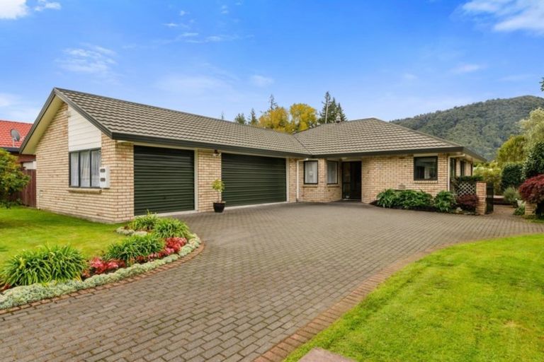 Photo of property in 22 Edward Payton Grove, Pukehangi, Rotorua, 3015