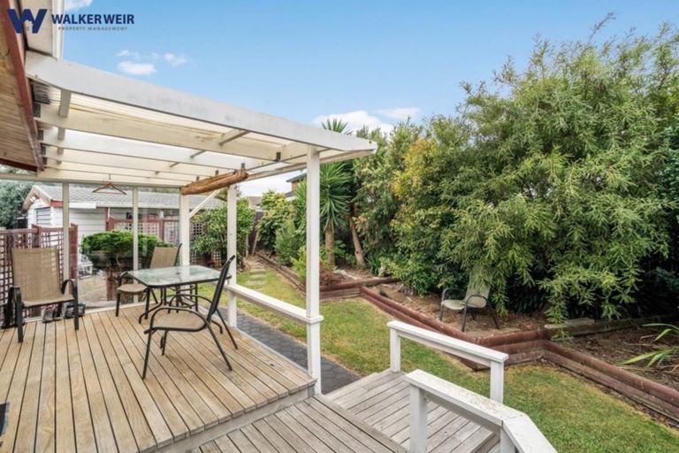Photo of property in 3 St Annes Crescent, Wattle Downs, Auckland, 2103