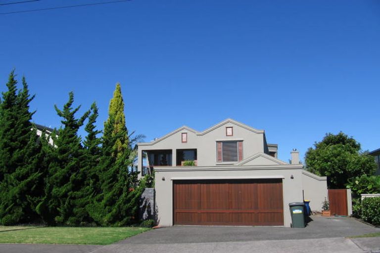 Photo of property in 29 Ocean View Road, Milford, Auckland, 0620