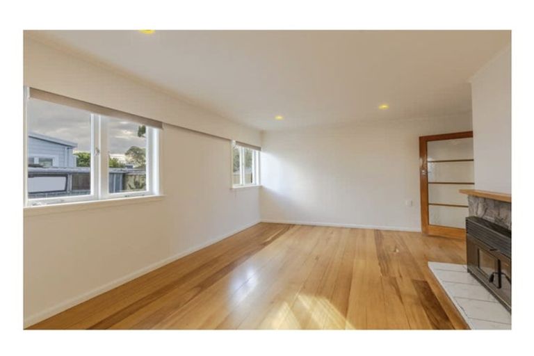 Photo of property in 1/11 Meeanee Quay, Westshore, Napier, 4110