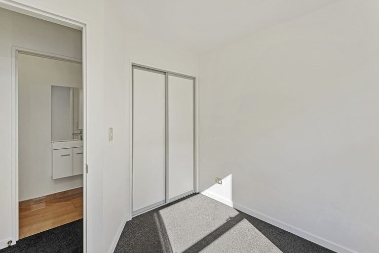 Photo of property in 2/40 Brockworth Place, Riccarton, Christchurch, 8011