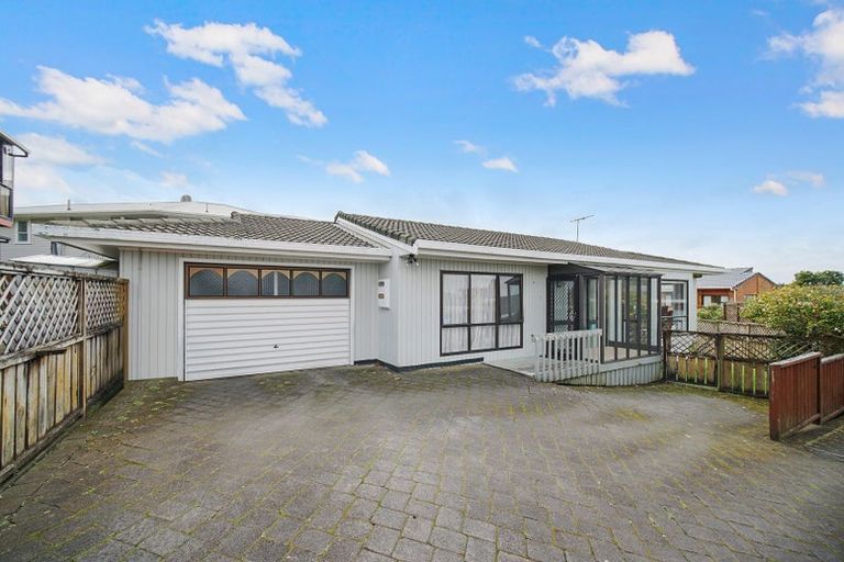 Photo of property in 2/163 Hobsonville Road, West Harbour, Auckland, 0618