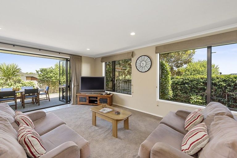 Photo of property in 15 Parkwood Place, Huntington, Hamilton, 3210