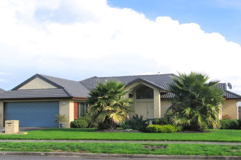 Photo of property in 24 Claremont Way, East Tamaki Heights, Auckland, 2016