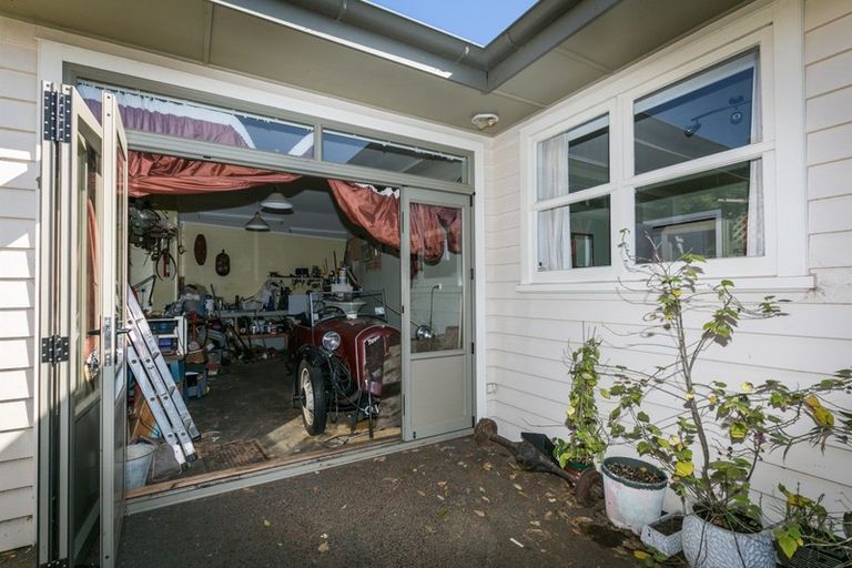 Photo of property in 17a Lincoln Road, Bluff Hill, Napier, 4110