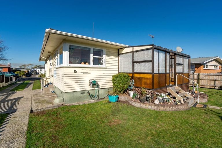 Photo of property in 5 Bremridge Place, Melville, Hamilton, 3206