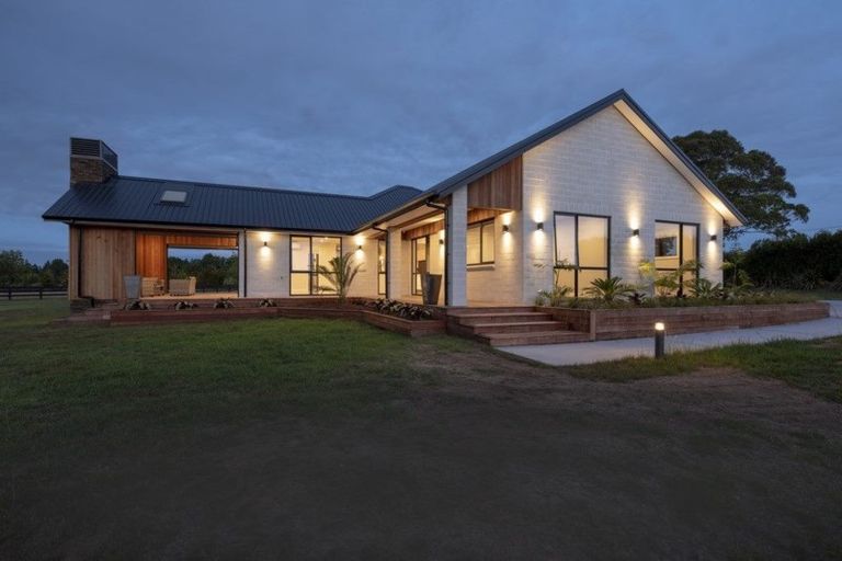 Photo of property in 2 Puriri Park Lane, Waipapa, 0230