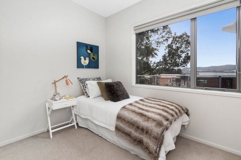 Photo of property in 64a Peterhouse Street, Tawa, Wellington, 5028