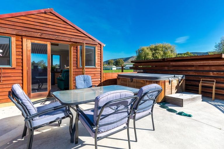 Photo of property in 42 Allan Street, Waimate, 7924