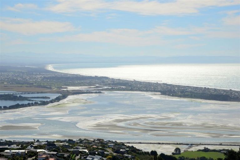 Photo of property in 4 Clearview Lane, Mount Pleasant, Christchurch, 8081