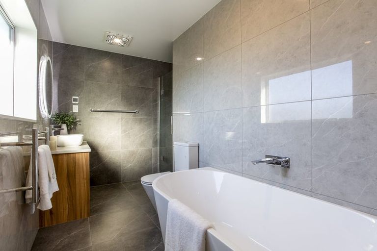 Photo of property in 91b Hillsborough Road, Hillsborough, Auckland, 1042