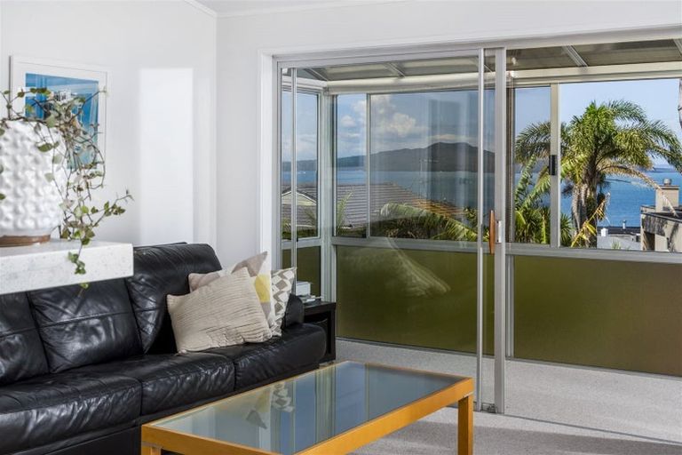 Photo of property in 2/64 Seaview Road, Castor Bay, Auckland, 0620