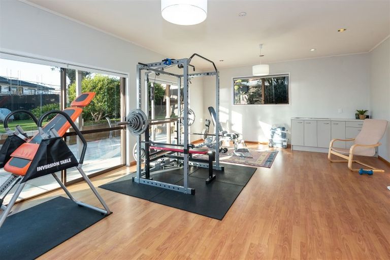 Photo of property in 12 Bucklands Beach Road, Bucklands Beach, Auckland, 2012