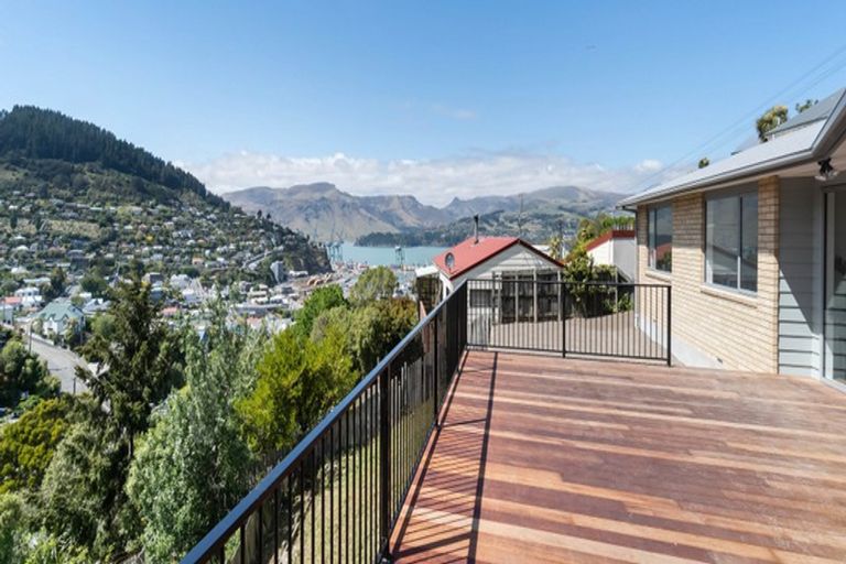 Photo of property in 28 Ticehurst Road, Lyttelton, 8082