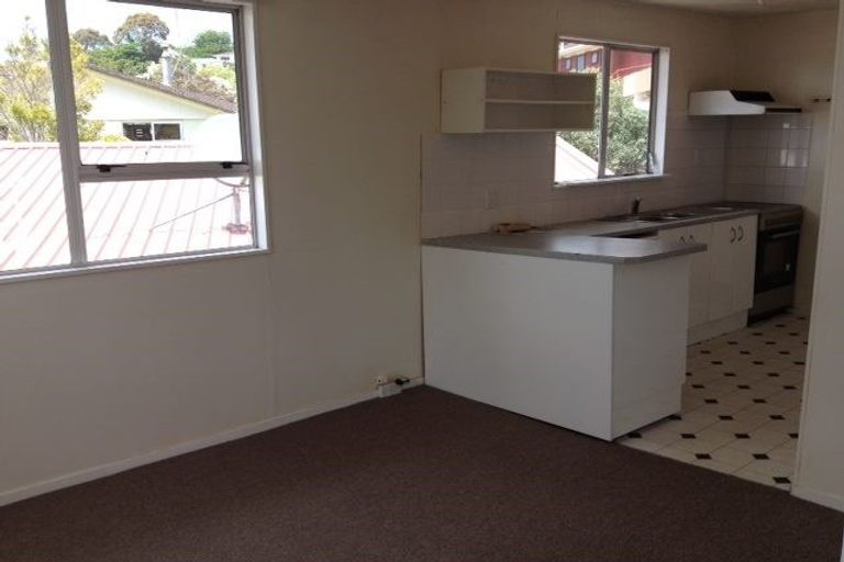 Photo of property in 4 Tacitus Place, Totara Vale, Auckland, 0629