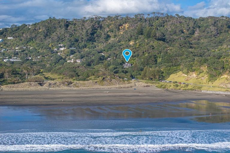 Photo of property in 10 Waitea Road, Muriwai, Waimauku, 0881