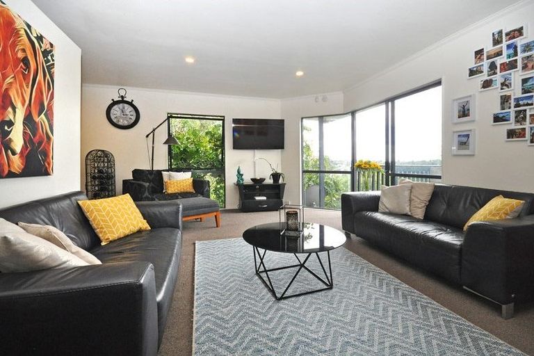 Photo of property in 51a Waimumu Road, Massey, Auckland, 0614