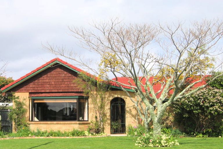 Property details for 18 Waratah Street, Matua, Tauranga, 3110