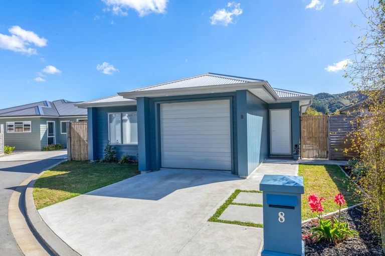 Photo of property in 8 Peter Tapp Way, Wainuiomata, Lower Hutt, 5014