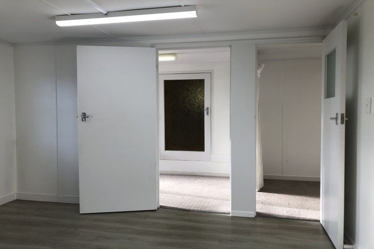 Photo of property in 119 Shakespeare Road, Milford, Auckland, 0620