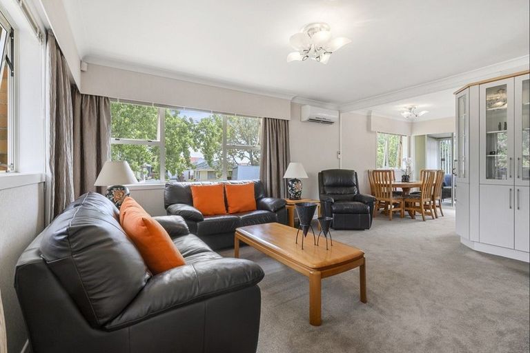 Photo of property in 1/31 Matuhi Rise, Henderson, Auckland, 0612
