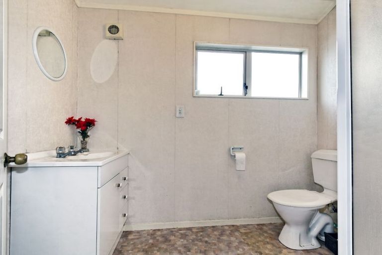 Photo of property in 12b Rosier Road, Glen Eden, Auckland, 0602