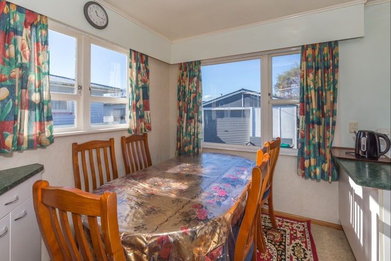 Photo of property in 12 Mersey Street, Levin, 5510