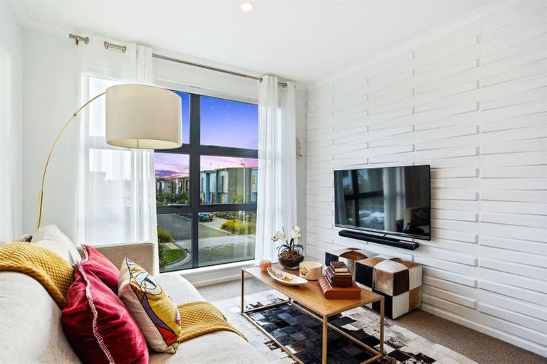 Photo of property in 28 Rangihina Road, Hobsonville, Auckland, 0616