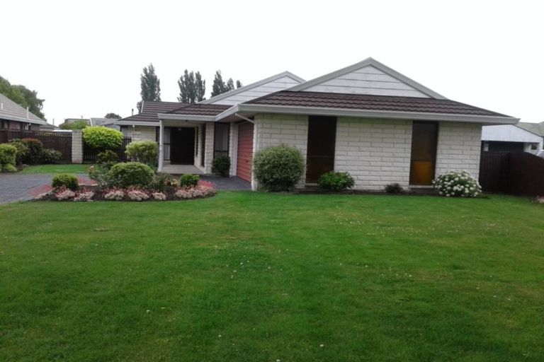 Photo of property in 18 Regency Crescent, Redwood, Christchurch, 8051