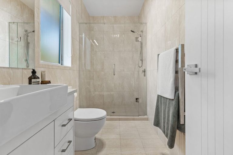 Photo of property in 19b Duncan Avenue, Te Atatu South, Auckland, 0610