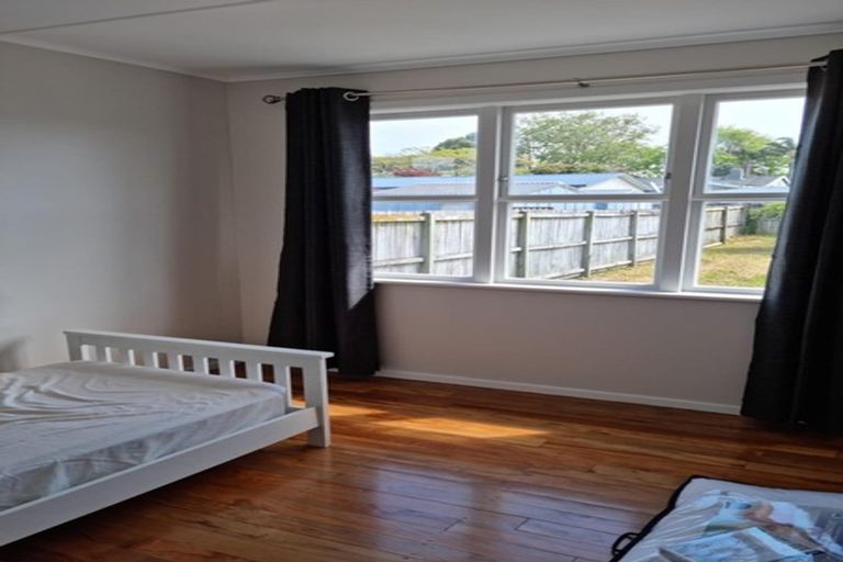 Photo of property in 14 Mariner Street, Mangere, Auckland, 2022