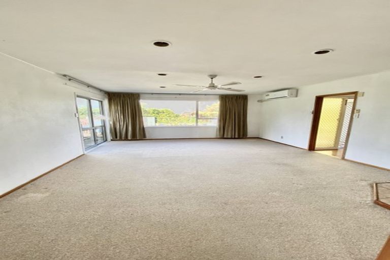 Photo of property in 21 Sequoia Place, Sunnynook, Auckland, 0620
