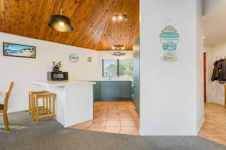 Photo of property in 2 Lake Court, Pauanui, Hikuai, 3579