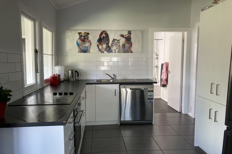 Photo of property in 3 Kelvin Street, Aramoho, Whanganui, 4500