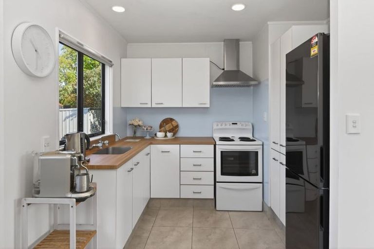Photo of property in 27a Willoughby Avenue, Howick, Auckland, 2014