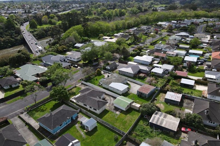 Photo of property in 42 Montgomery Crescent, Bader, Hamilton, 3206