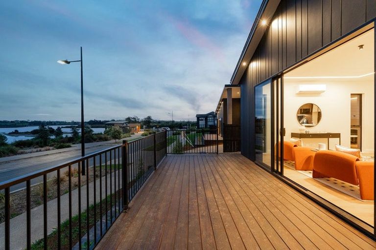 Photo of property in 28 Evergreen Parade, Rosehill, Papakura, 2113