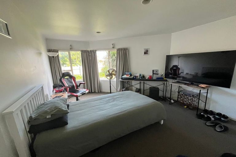 Photo of property in 2 Taiko Court, Northpark, Auckland, 2013
