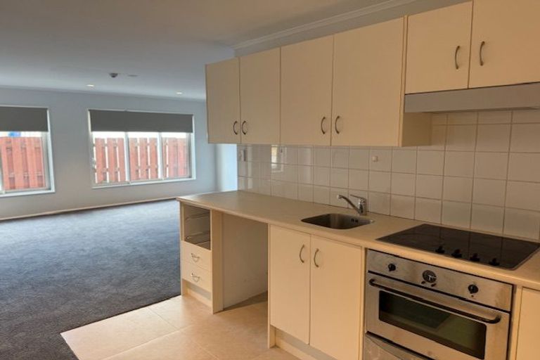 Photo of property in 16c/30 Westward Ho, Glen Eden, Auckland, 0602