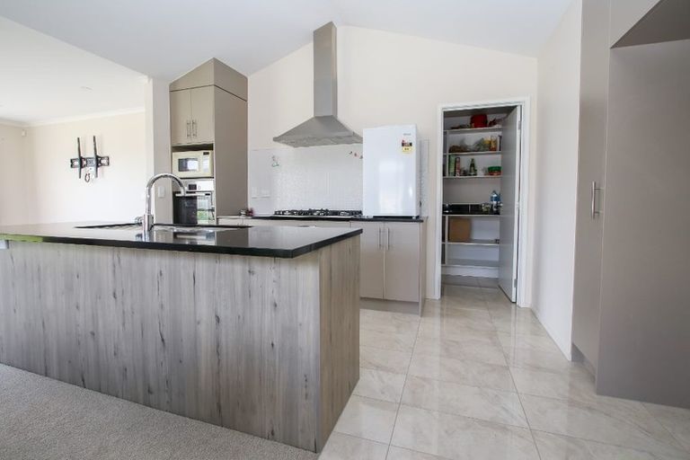 Photo of property in 14 Teatree Close, Huntington, Hamilton, 3210