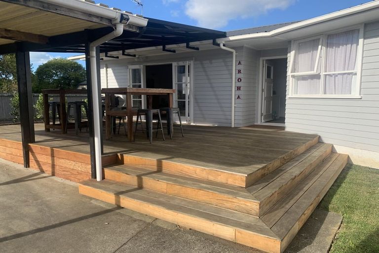 Photo of property in 1/20 Gossamer Drive, Pakuranga Heights, Auckland, 2010