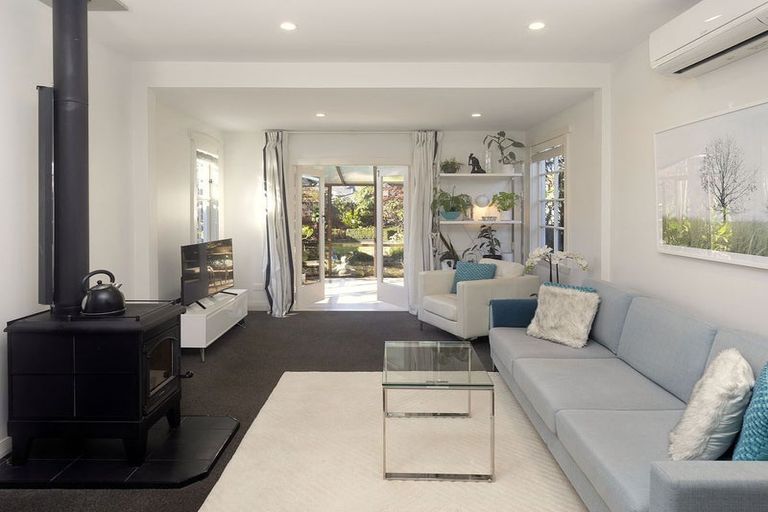 Photo of property in 188 Weston Road, St Albans, Christchurch, 8052